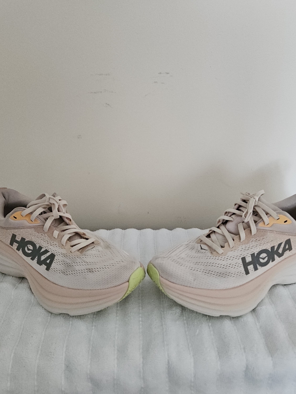 HOKA ONE ONE Bondi 8 Women’s Size 8.5 Sneakers Cream/Vanilla 1127952-CMV - Picture 3 of 11